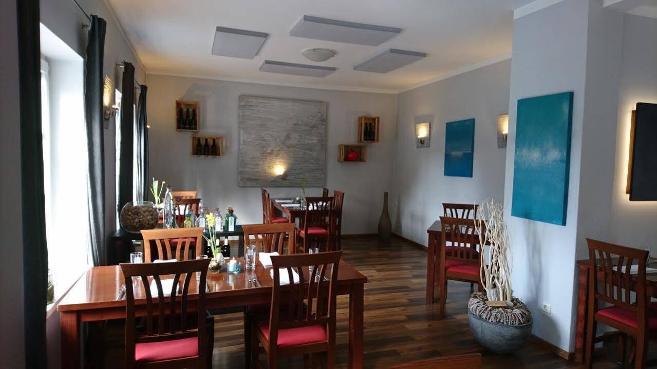 Basalt Hotel Restaurant Lounge 霍瓦赫特 外观 照片